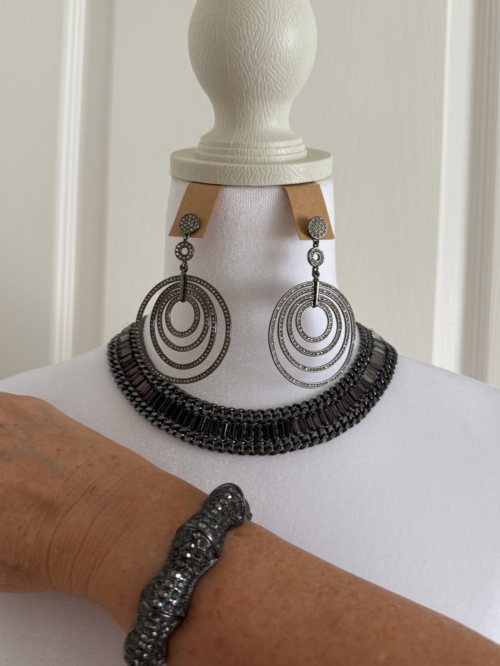 Gunmetal Multi-Ring Drop Earrings and Statement Choker Necklace and Bracelet Set